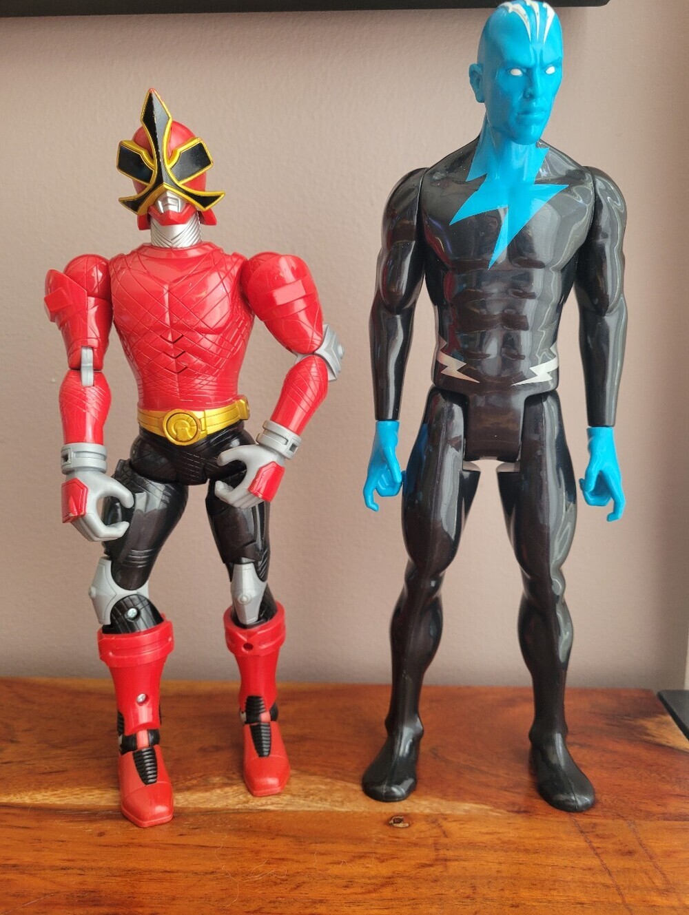 Lot of 2 Marvel Hasbro Electro Bandai Power Ranger Samurai Action Figure